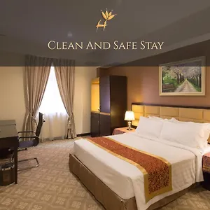 4* Hotel Hallmark Crown